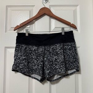 Lululemon run times short size 6 euc